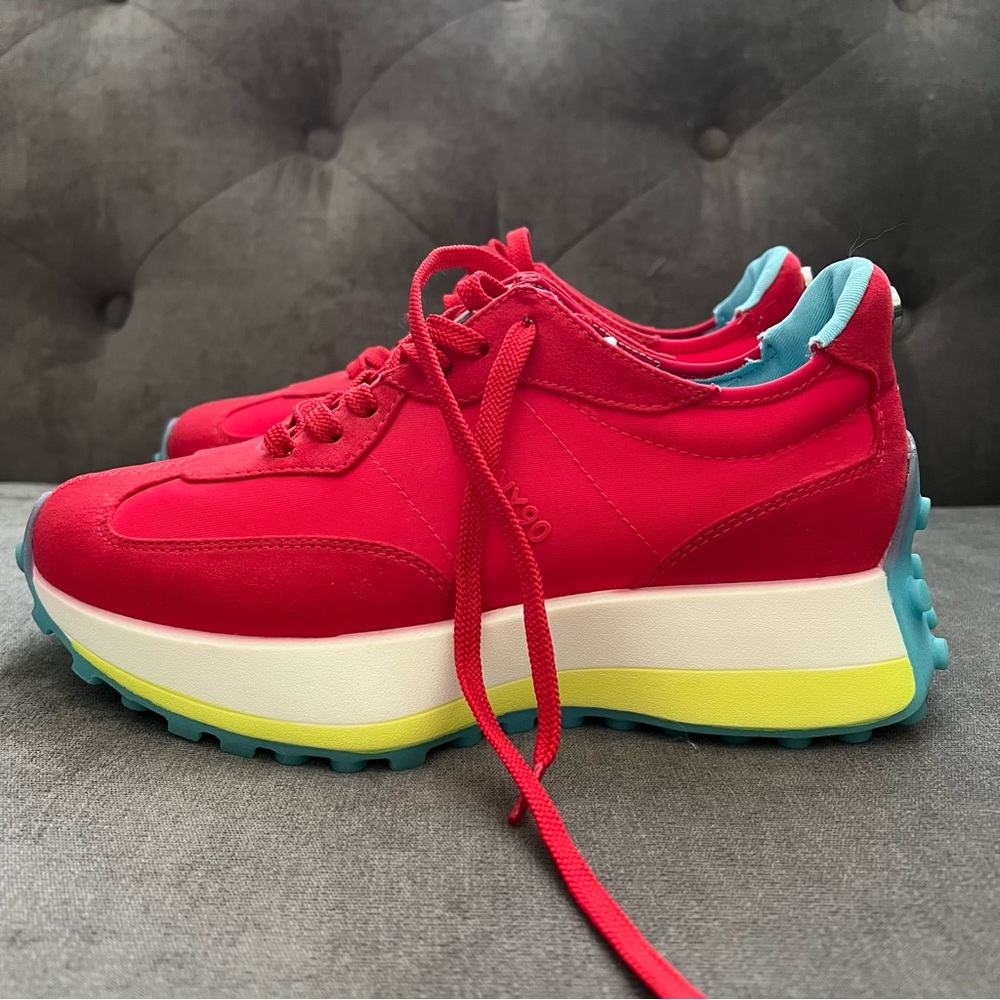 Steve Madden Chasen Red and Blue Platform Sneakers Size 6M